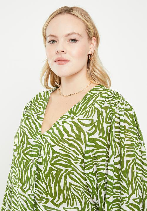 Me&B - Plus bellow sleeve blouse with shoulder detail - olive tiger