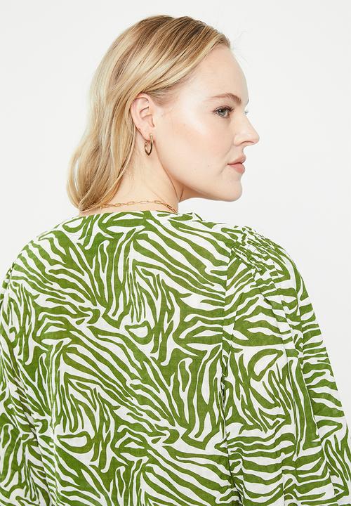 Me&B - Plus bellow sleeve blouse with shoulder detail - olive tiger