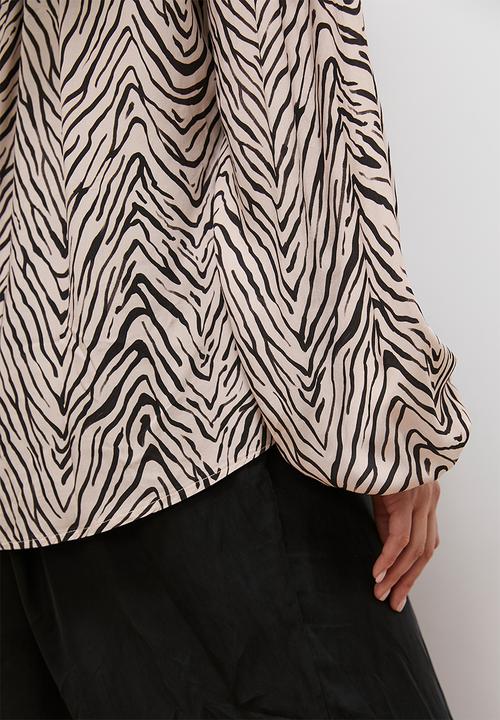 edit - Notch neck peasant blouse - geometric zebra 