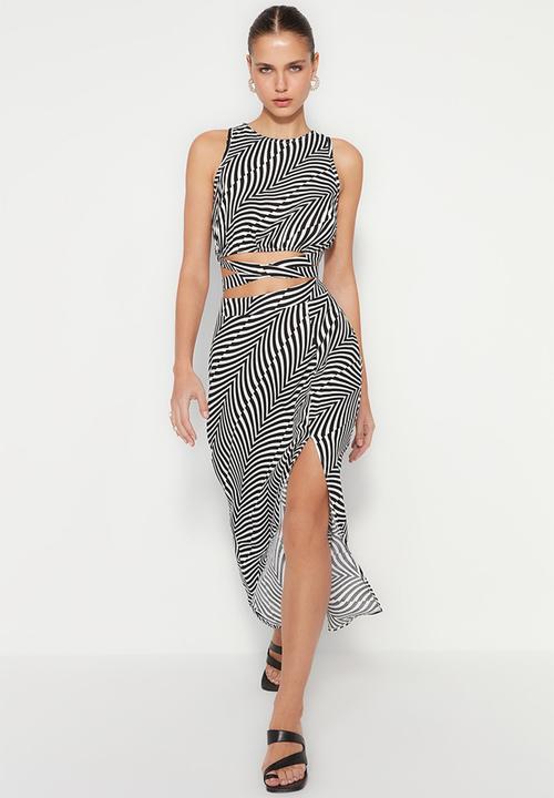 Trendyol - Midi slit skirt - black