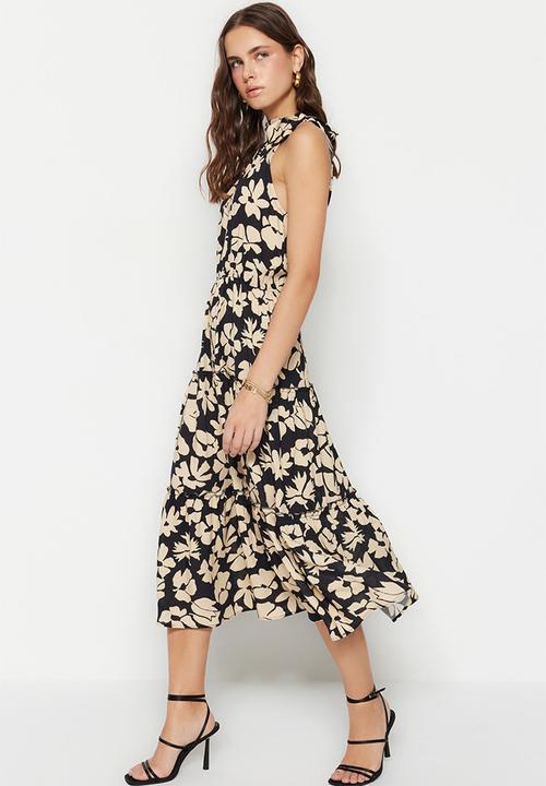 Trendyol - Floral halter tiered dress - black
