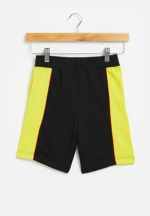 Nike - Nkb b nsw lbr ft short - black