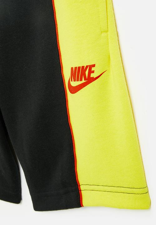 Nike - Nkb b nsw lbr ft short - black