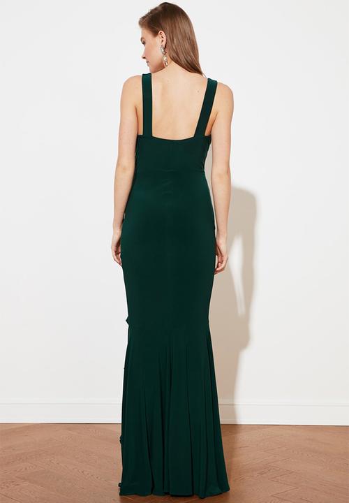 Trendyol - V-neck ruffle prom dress - emerald