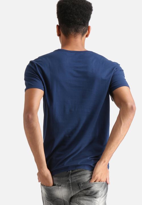 GUESS - Triangle T-shirt