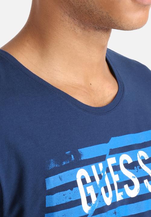 GUESS - Triangle T-shirt
