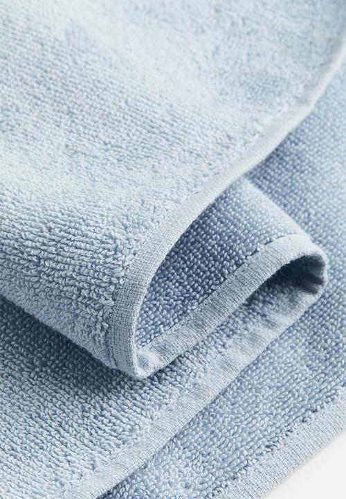 H&M - Cotton terry bath towel - light blue 