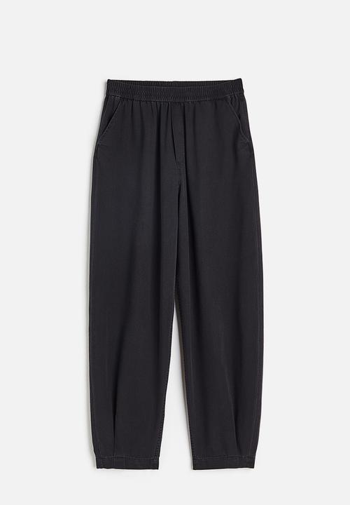 H&M - High-waisted woven joggers - black