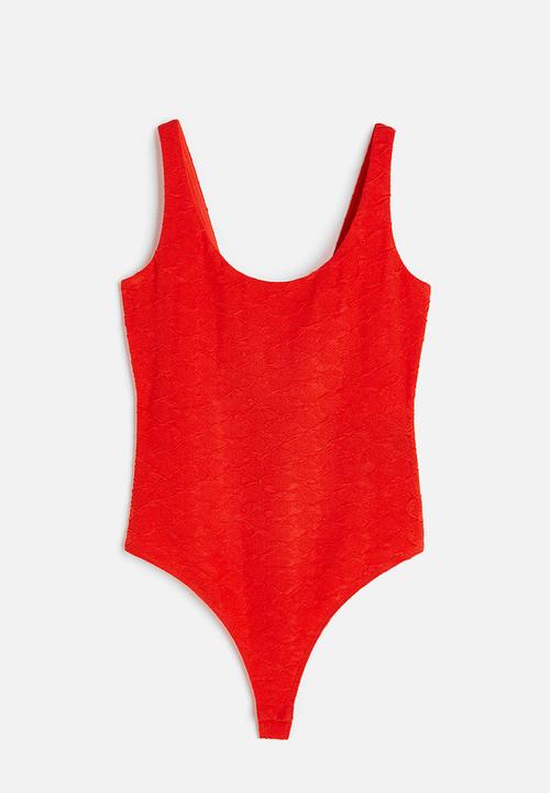 H&M - Textured body - red