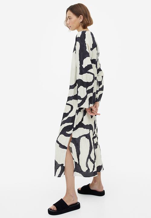 H&M - Lacing-detail crinkled dress - black/patterned