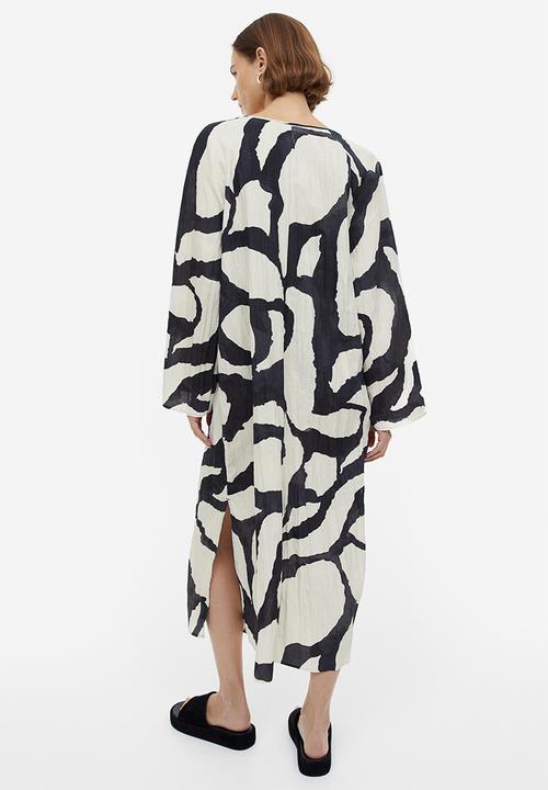 H&M - Lacing-detail crinkled dress - black/patterned