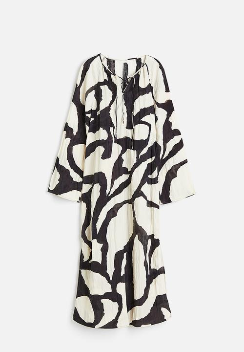 H&M - Lacing-detail crinkled dress - black/patterned