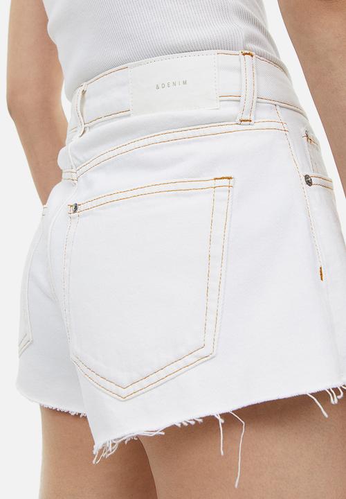 H&M - Curvy fit denim shorts - white