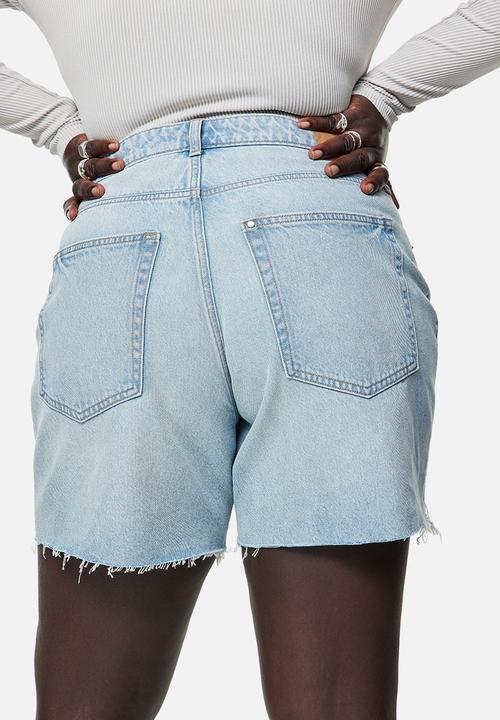 H&M - Curvy fit bermuda straight high denim shorts - light blue denim 
