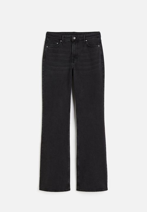 H&M - Curvy fit bootcut high jeans - black