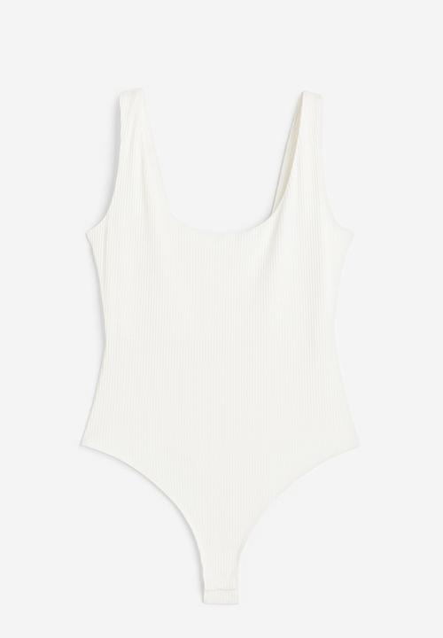 H&M - Textured body - white