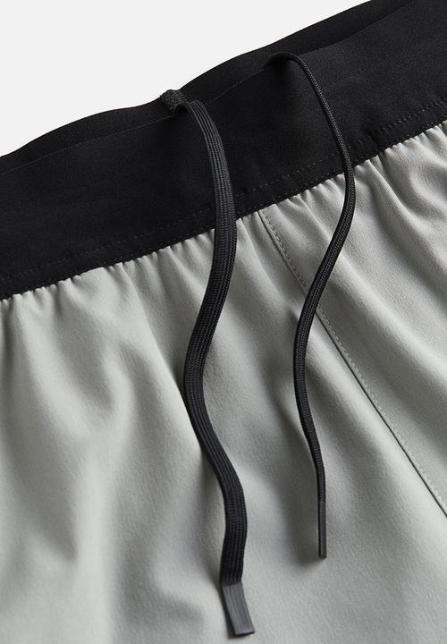 H&M - Drymove™ double-layered sports shorts - grey & black 