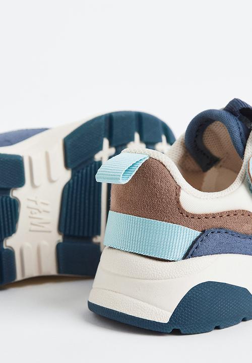 H&M - Appliquéd trainers - light blue mickey mouse