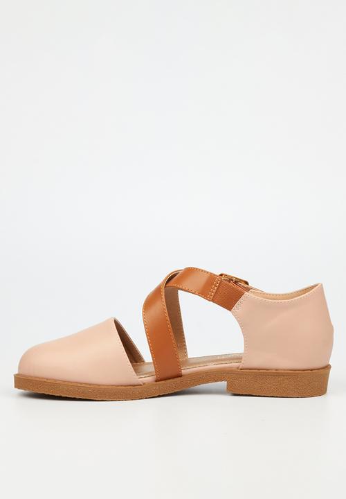 Viabeach - Vespa 12 slip-on - neutral combo