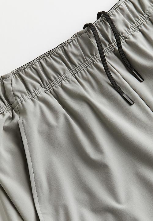 H&M - Drymove™ sports shorts - grey & light green
