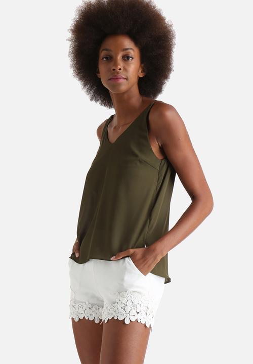Influence. - V-Neck Strappy Cami