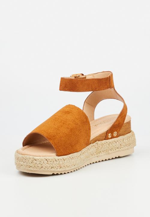 Miss Black - Steffi 1 wedge heel - tan