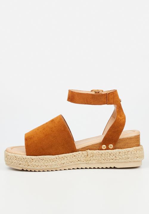 Miss Black - Steffi 1 wedge heel - tan