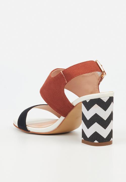 Butterfly Feet - Cressida 1 block heel - tan