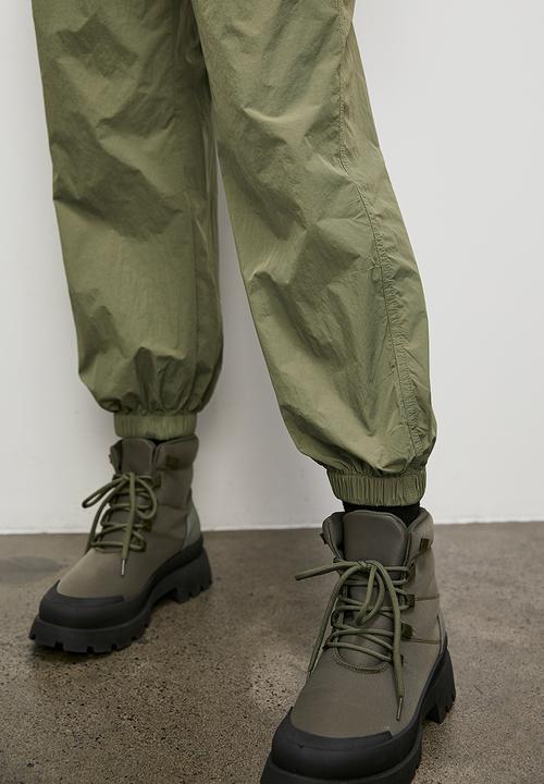 Blake - Parachute trouser - light olive