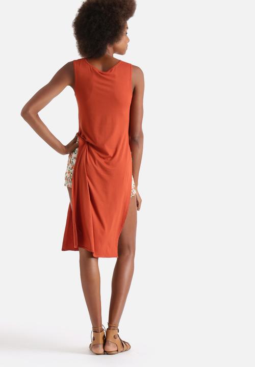 Influence. - Sleeveless Split Side Top
