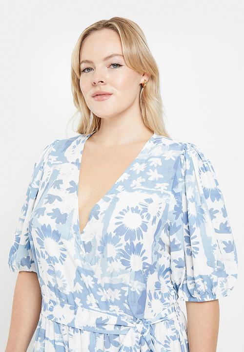 Glamorous - Plus flower collage wrap dress - blue