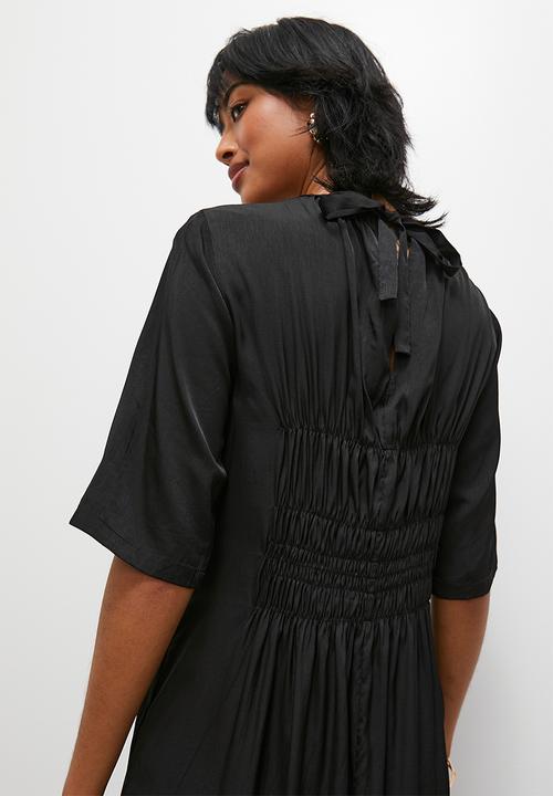 Superbalist - Shirring short sleeve dress - black