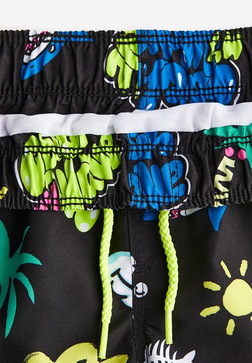 H&M - Patterned swim shorts - black & catch my wave 