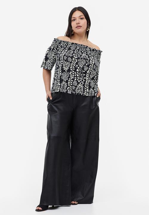 H&M - Off-the-shoulder jersey top - black floral