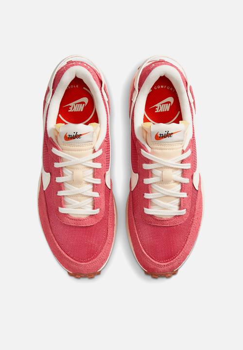 Nike - Waffle Debut