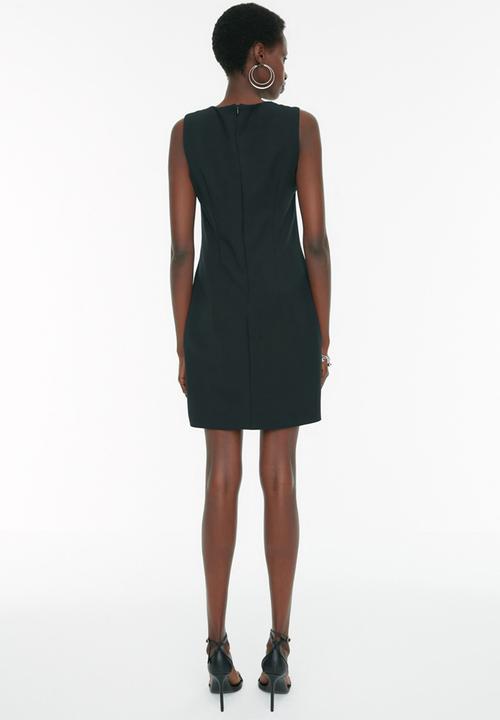 Trendyol - V-neck shift dress - black