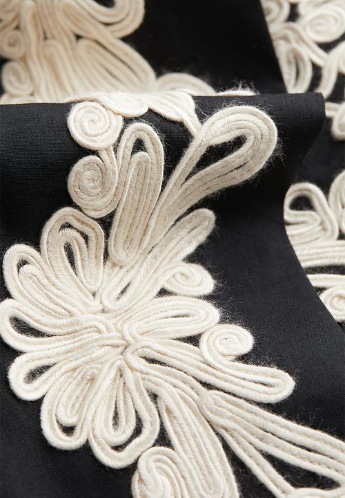 H&M - Embroidered a-line skirt - black patterned