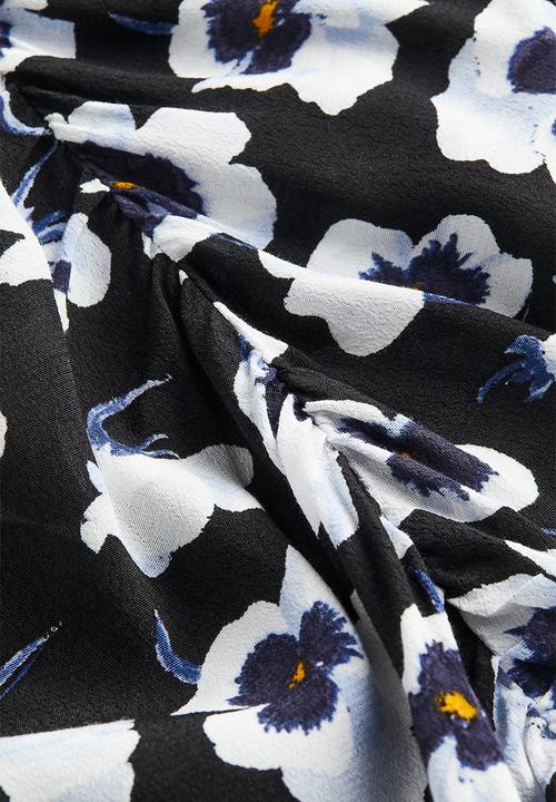 H&M - Puff-sleeved crêpe dress - black floral