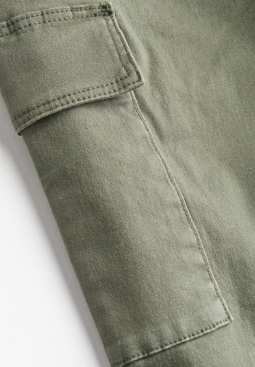 H&M - Cotton twill cargo trousers - khaki green 