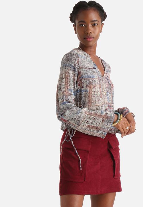 Influence. - Washed Out Tile Print Bell Sleeve Blouse