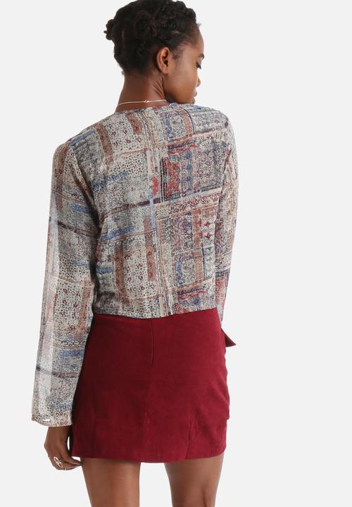 Influence. - Washed Out Tile Print Bell Sleeve Blouse