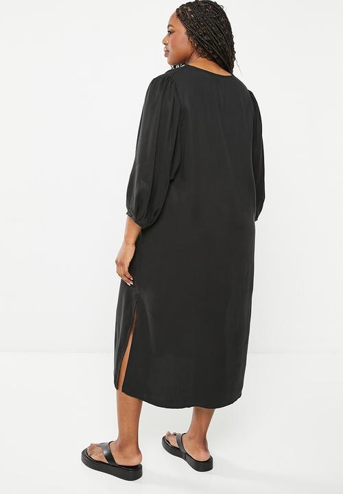 Me&B - Plus embroidered tunic dress - black