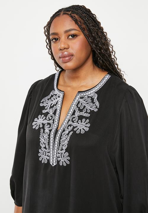 Me&B - Plus embroidered tunic dress - black