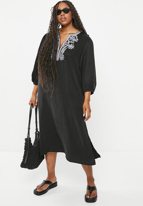 Me&B - Plus embroidered tunic dress - black