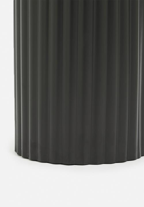Sixth Floor - Theo side table - black