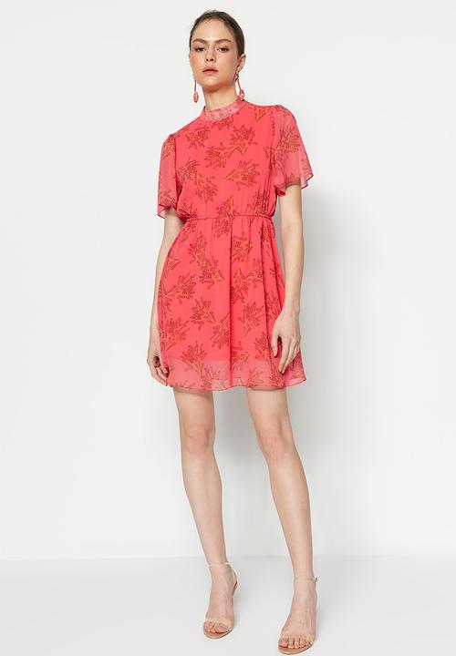 Trendyol - Short bell sleeves mini dress - pink