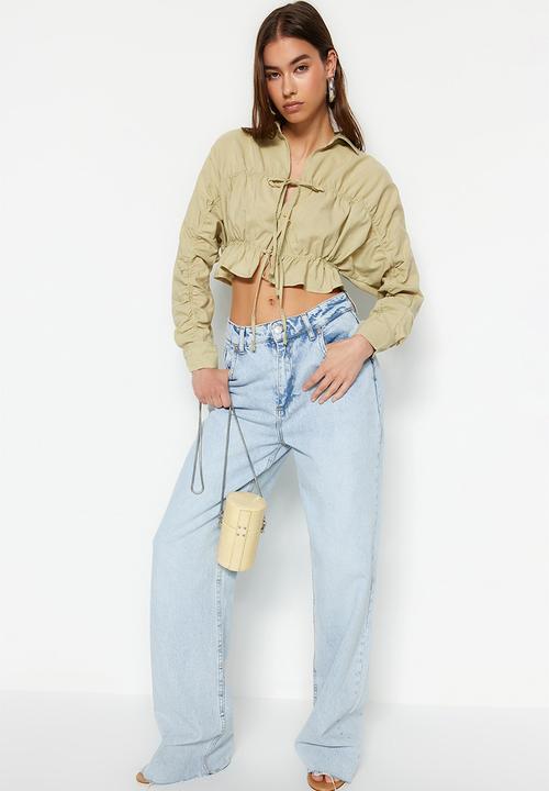 Trendyol - Cropped tie front shirt - light khaki