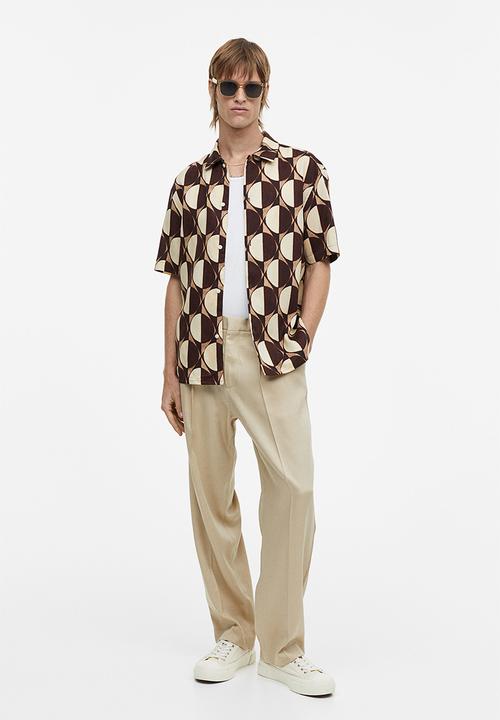 H&M - Regular fit short-sleeved lyocell shirt - dark brown patterned