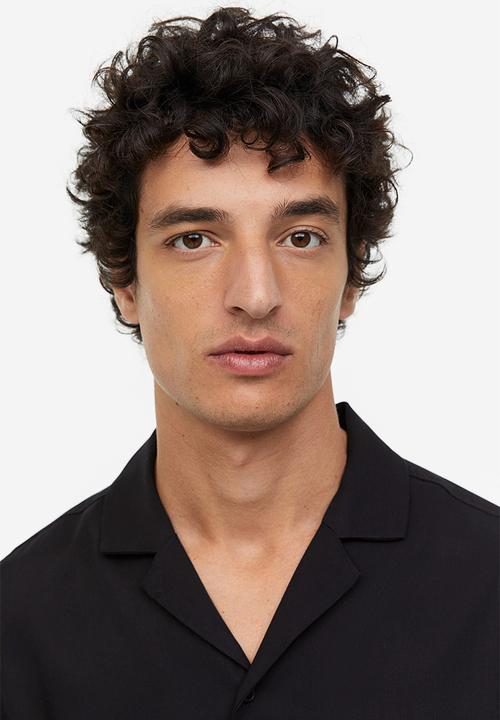 H&M - Regular fit long-sleeved lyocell resort shirt - black