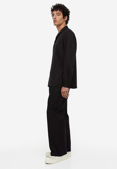 H&M - Regular fit long-sleeved lyocell resort shirt - black